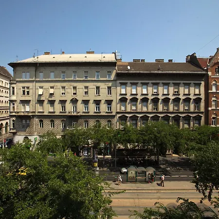 Westend Minihotel Konukevi Budapeşte