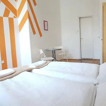 Westend Minihotel 招待所 3*