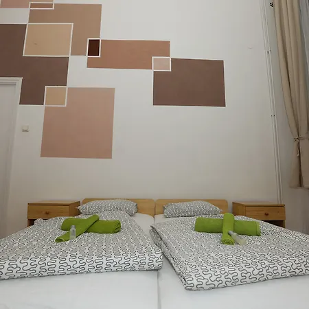 Westend Minihotel 招待所 3*