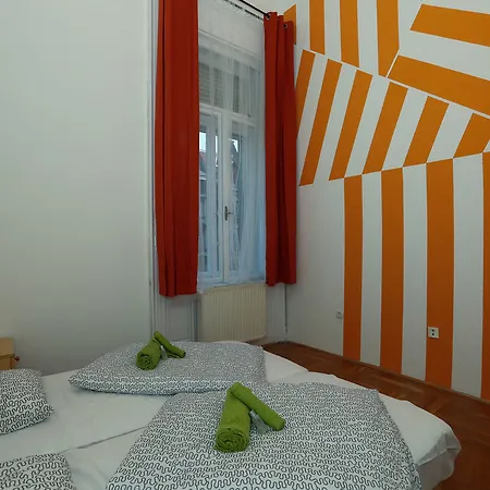 Westend Minihotel 招待所 3*