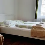 ゲストハウス Westend Minihotel