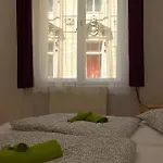 ゲストハウス Westend Minihotel