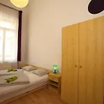 ゲストハウス Westend Minihotel