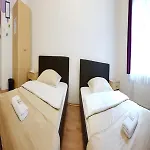 Westend Minihotel ゲストハウス