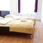 ゲストハウス Westend Minihotel 3*