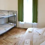 Westend Minihotel ゲストハウス 3*